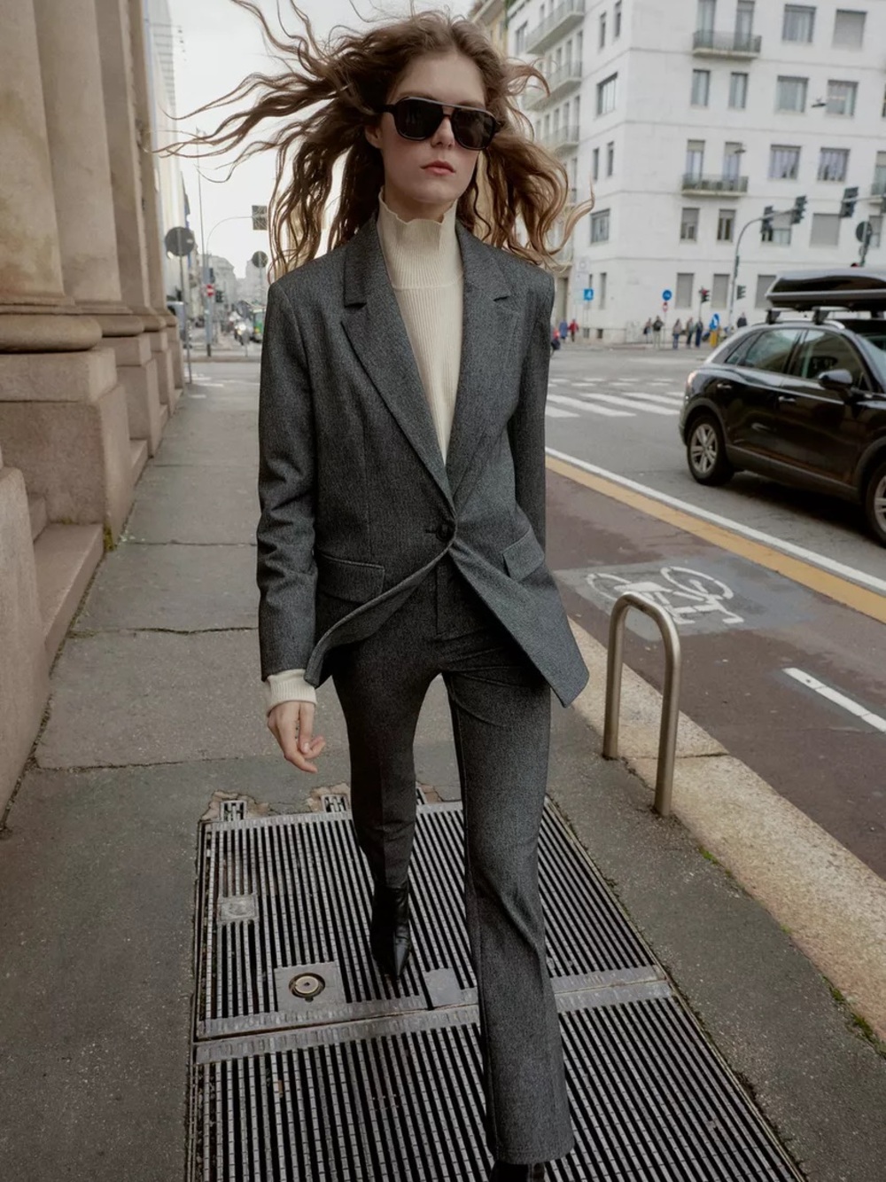 Zara Grey Women's Two-Piece Blazer and Trousers Suit